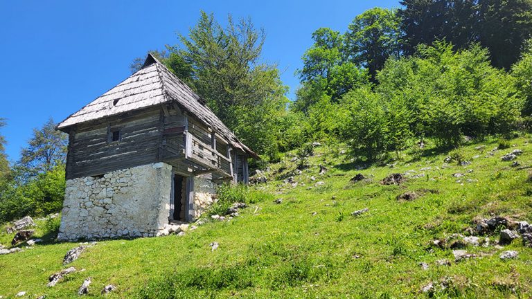 Eine traditionelle katun Hütte auf dem Vlašić